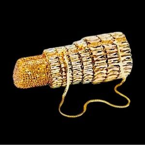 Trendy Rhinestone Lipstick
Clutch make a statement with this classy piece.😘💣